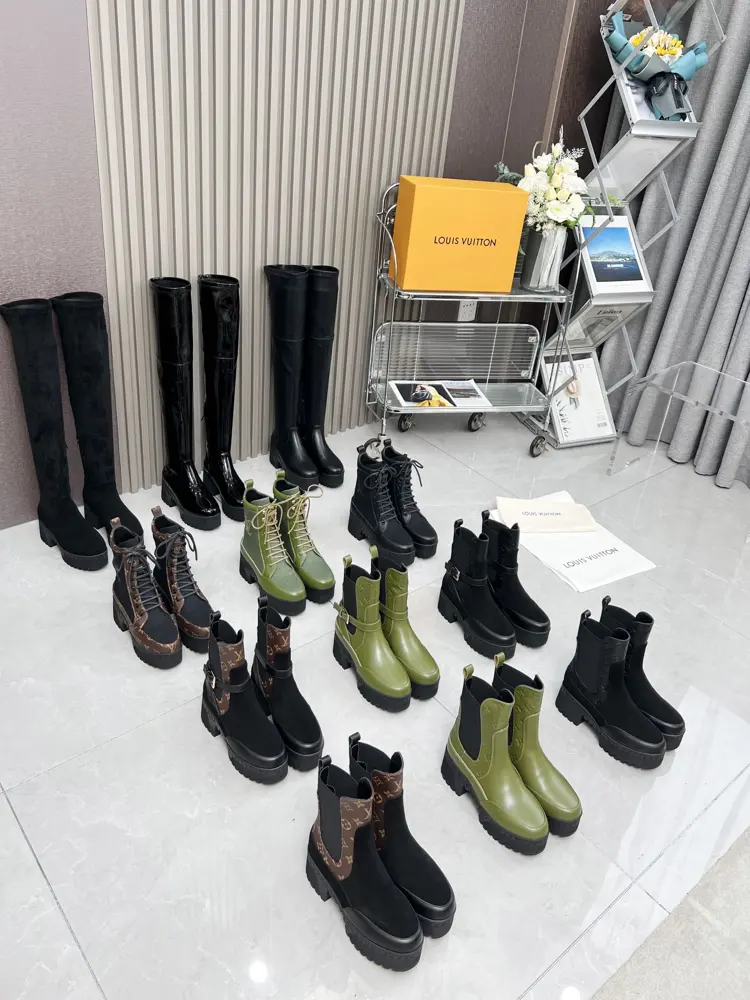 Louis Vuitton new catwalk high-end custom Martin boots