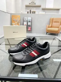 BALLY sports shoes are in classic colors