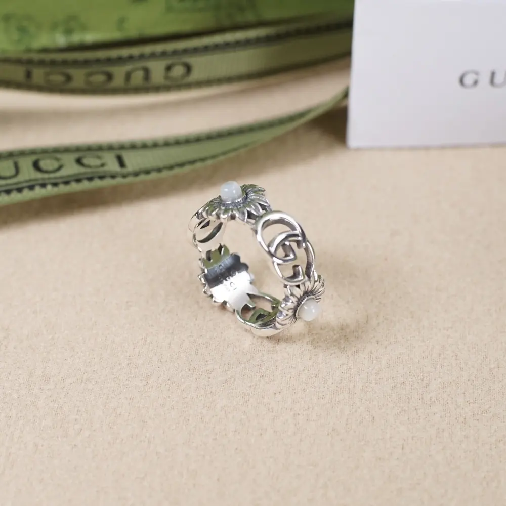Gucci interlocking double G daisy retro ring