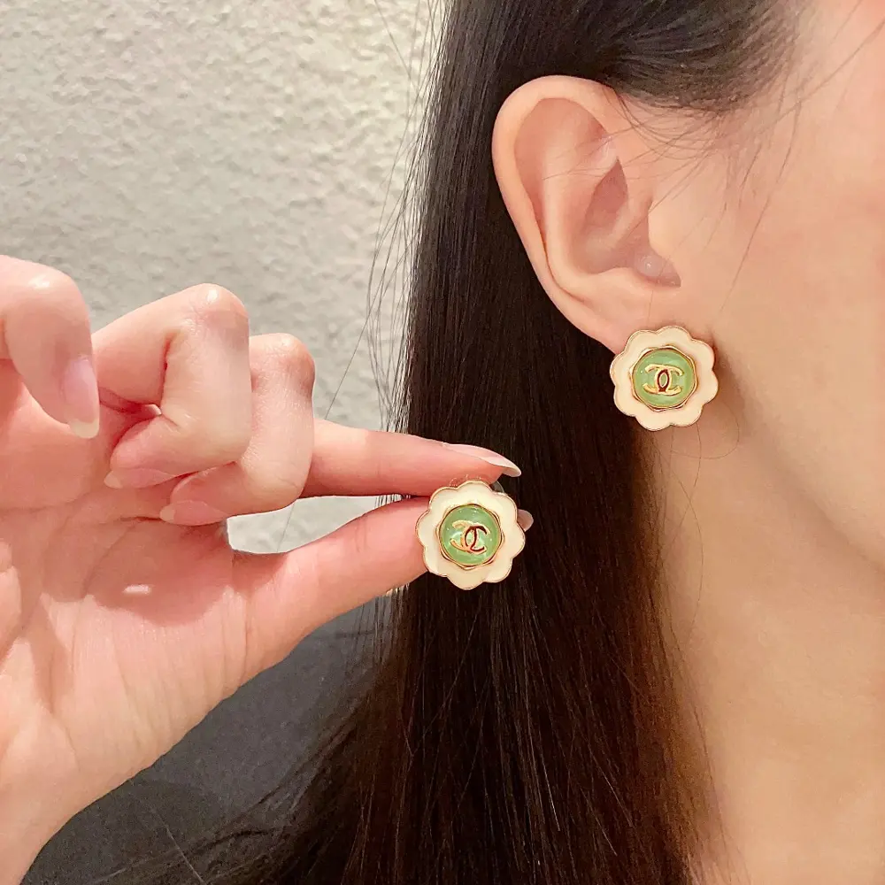 Chanel second-hand earrings