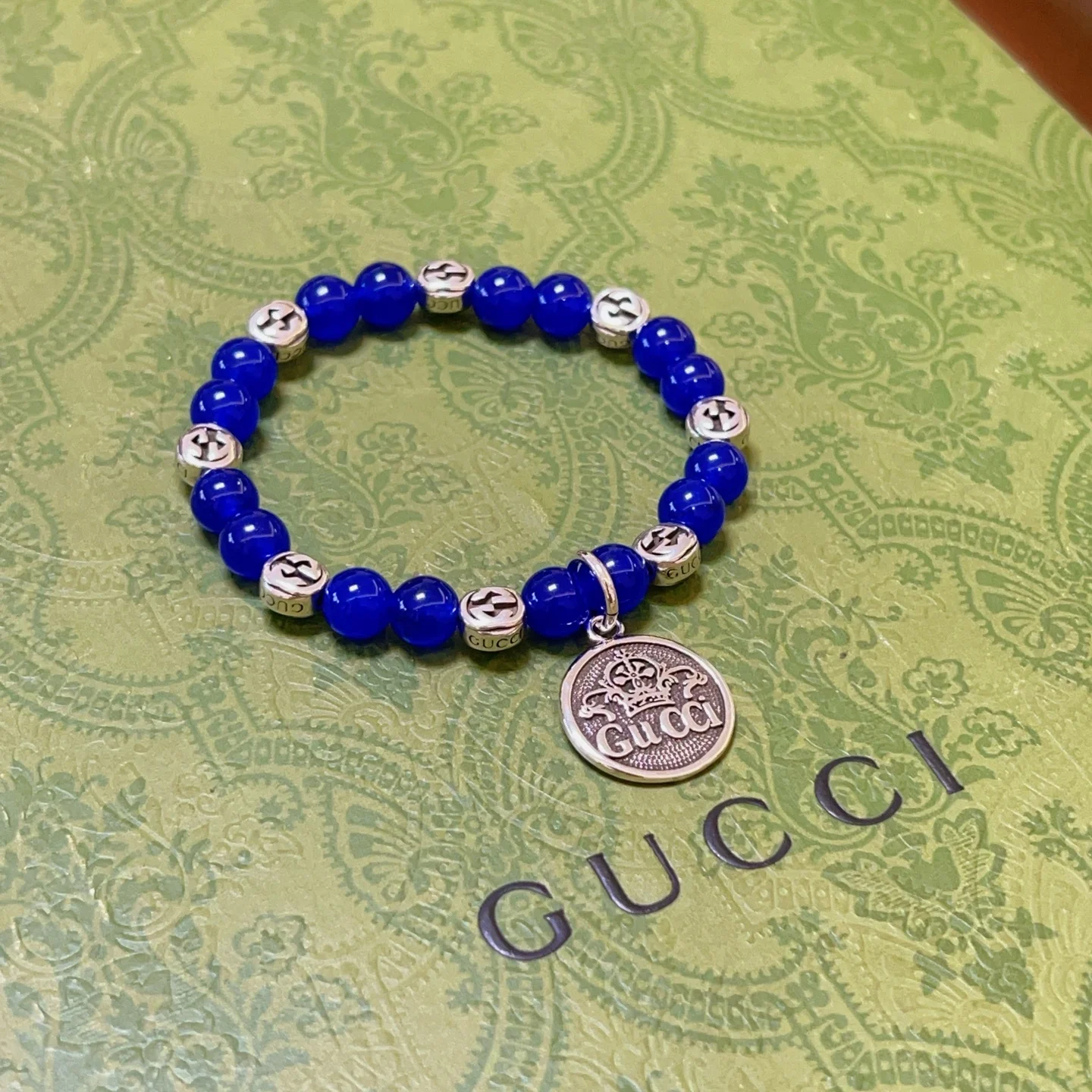 Gucci Bracelet for both men and women. The latest blue agate bracelet is of a higher grade