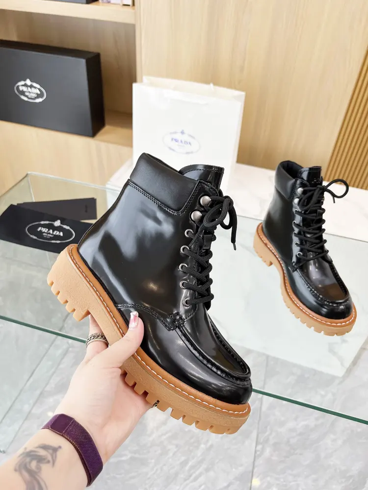 PRADA New Prada 2024 Fall/Winter catwalk boots. Original Taikoo Hui purchase
