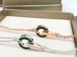 Bvlgari Roman Series Classic Disc Peacock Green Letter Bracelet Exclusive first release