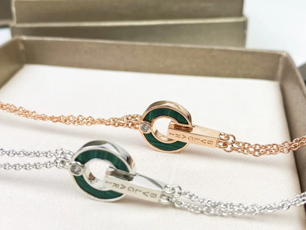 Bvlgari Roman Series Classic Disc Peacock Green Letter Bracelet Exclusive first release