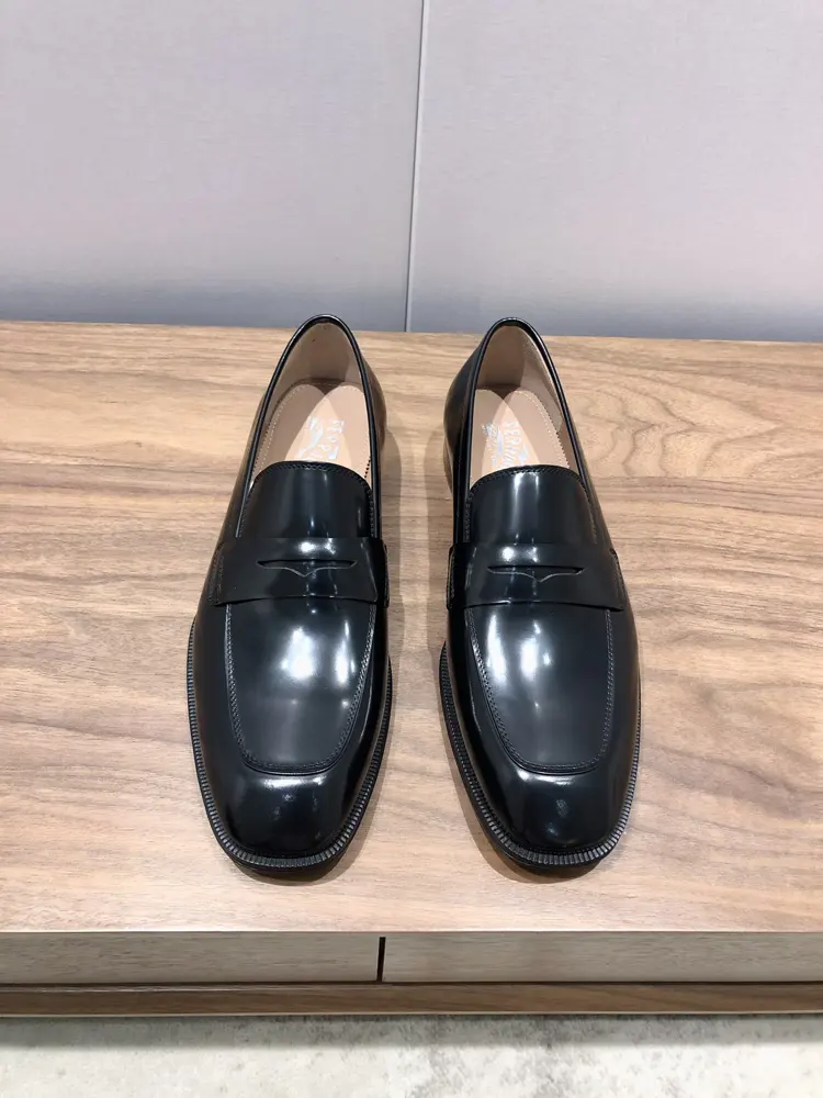 Salvatore Ferragamo men’s leather shoes