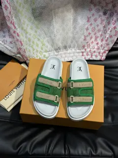 Louis Vuitton high-end men’s summer slippers