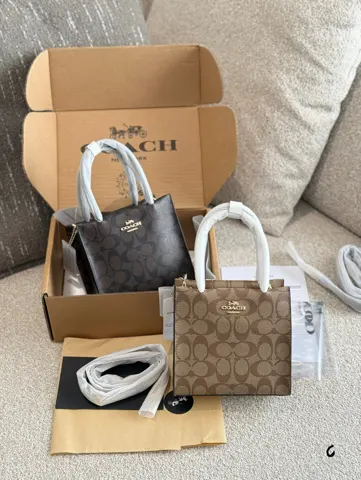 COACH Tote