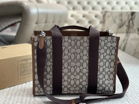 COACH Tote