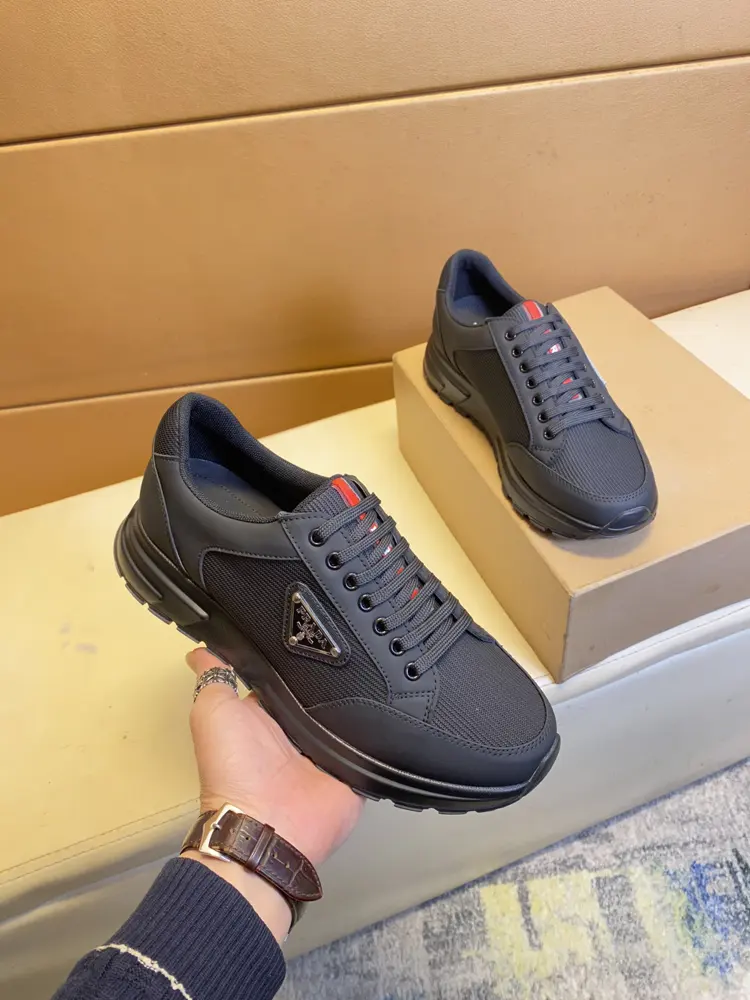 Prada sneakers. Original leather loafers Cowhide lining (no fading and foot rubbing) Sole: