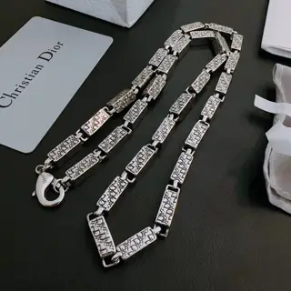 DIOR New Dior necklace Original goods New counter model