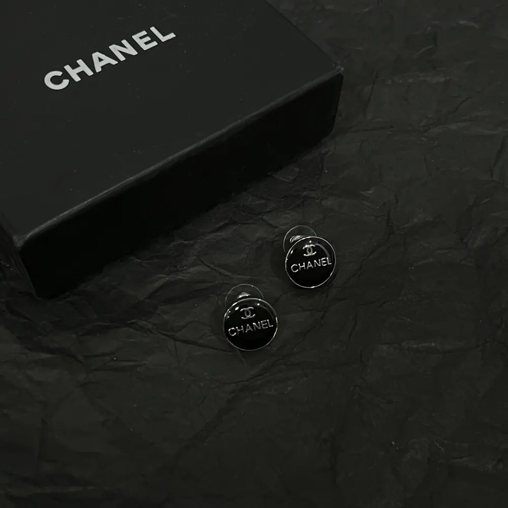 Chanel second-hand earrings