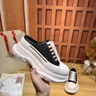 Alexander McQueen thick-soled white shoes