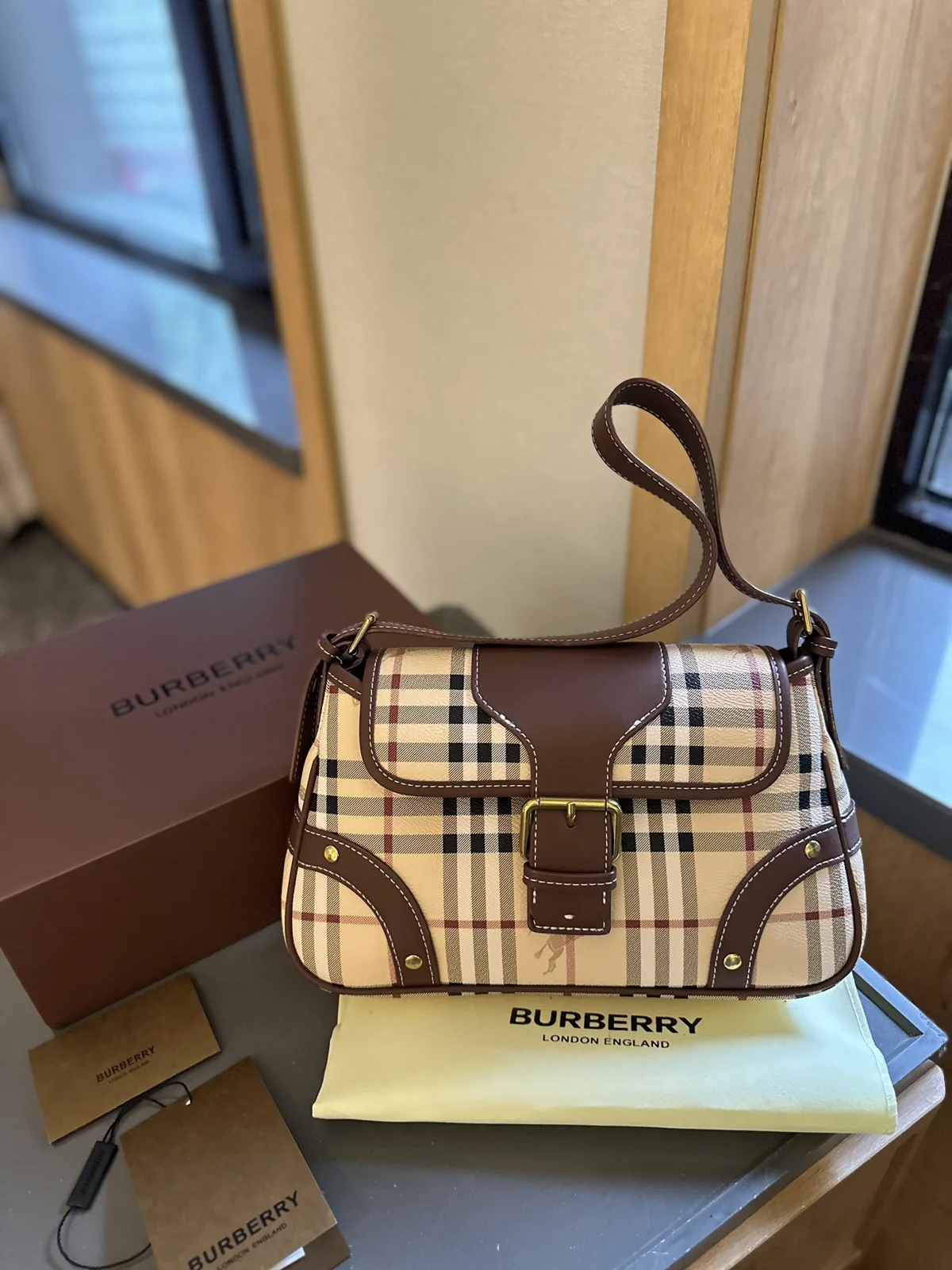 Burberry Baguette