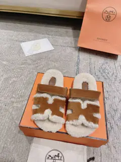 Hermès fur and leather curly fur Shoes