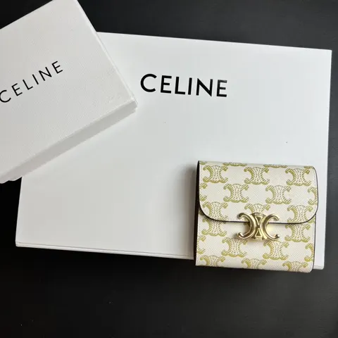 Celine Triomphe