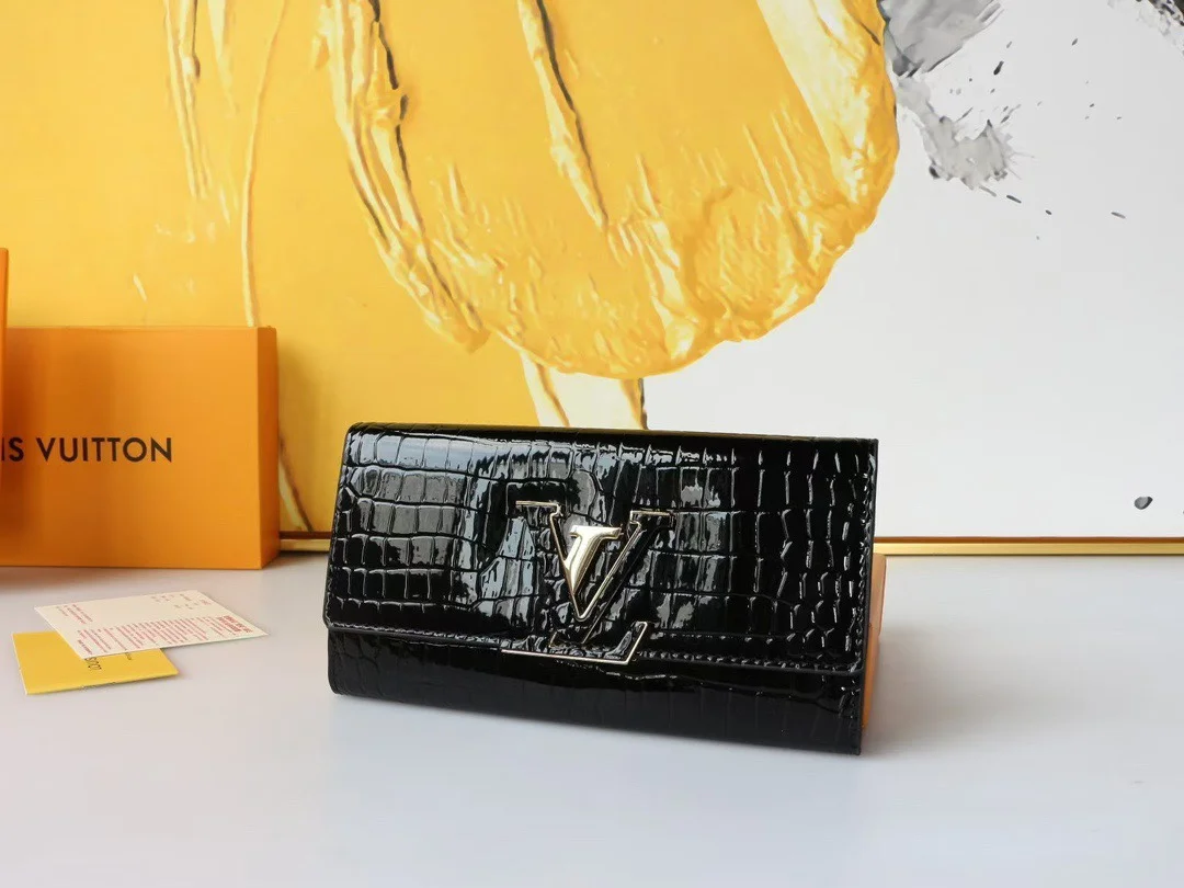 Louis Vuitton Capucines M99002