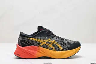 ASICS Novablast 3 Lightweight and comfortable Fabric shock absorption 1011B458-100