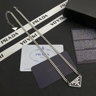 [PRADA] Hot item coming ZP pair This necklace The pendant of this palladium-finished chain