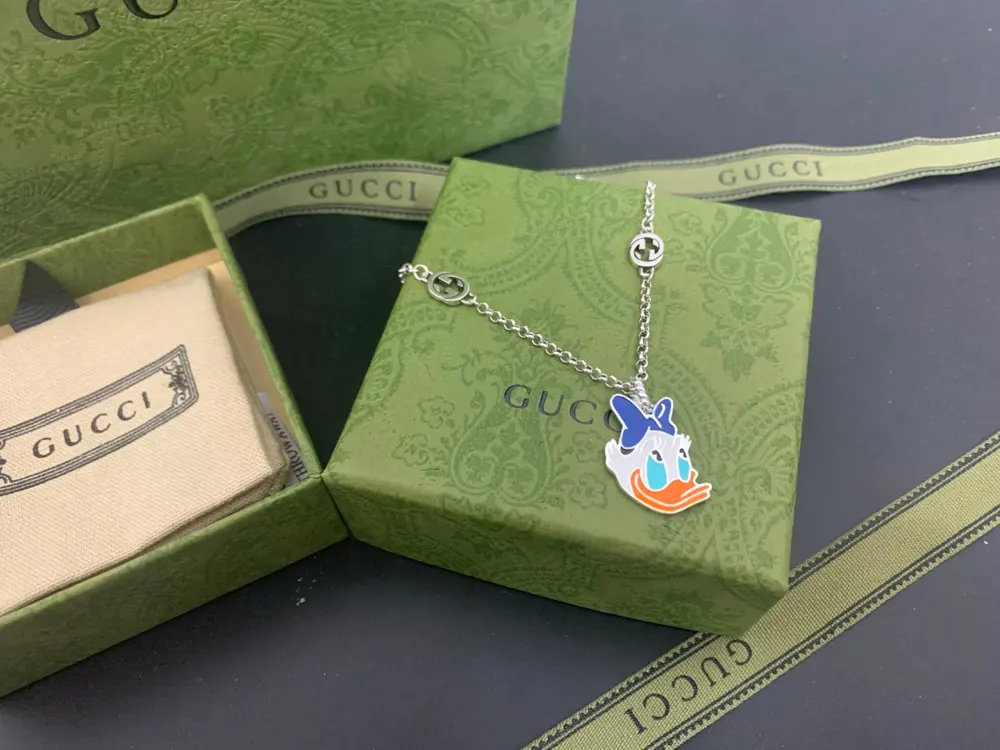 Gucci new Daisy Duck enamel necklace Length: 50CM