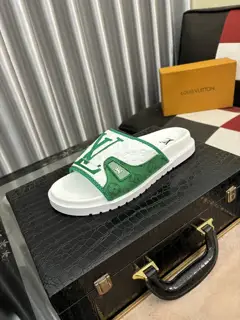 Louis Vuitton men’s slippers are now on sale at the counter