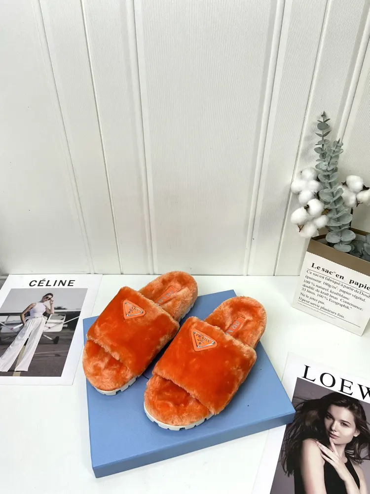 Prada Autumn and Winter Furry Slippers Series