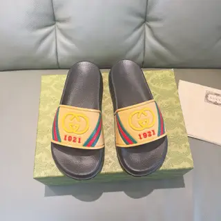 Gucci beach sandals flip flops
