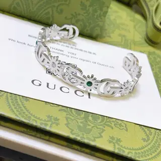 Gucci bracelets are unique and charming. The latest bracelets. Double G classic series