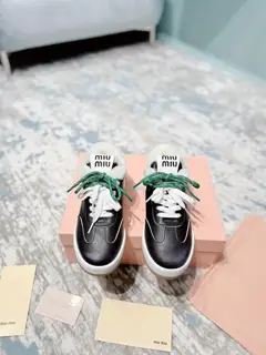 Miu Miu Miu’s new popular dirty shoes lace-up old white shoes