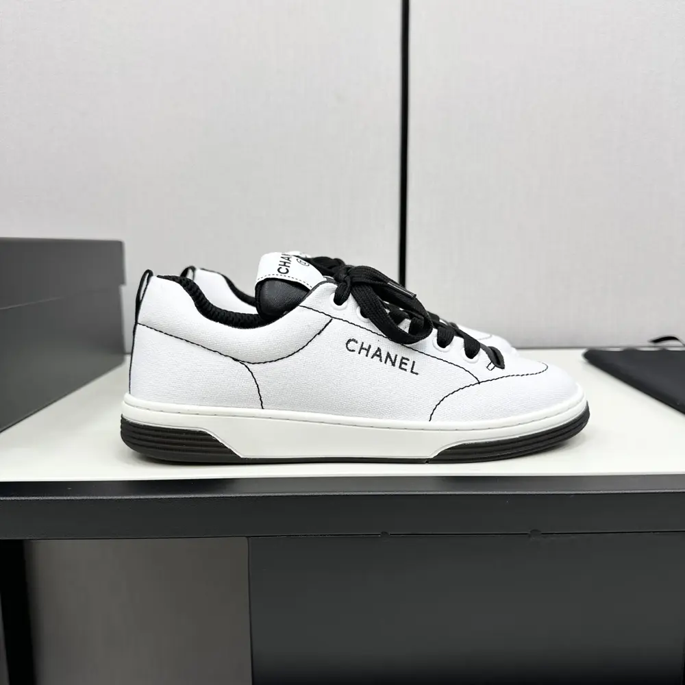 Chanel full leather panda color white shoes casual sports shoes skateboard shoes