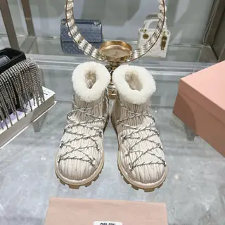 miumiu Miu Fur Slippers 2024 Autumn and Winter New Cotton Shoes Furry Boots from Miu Series