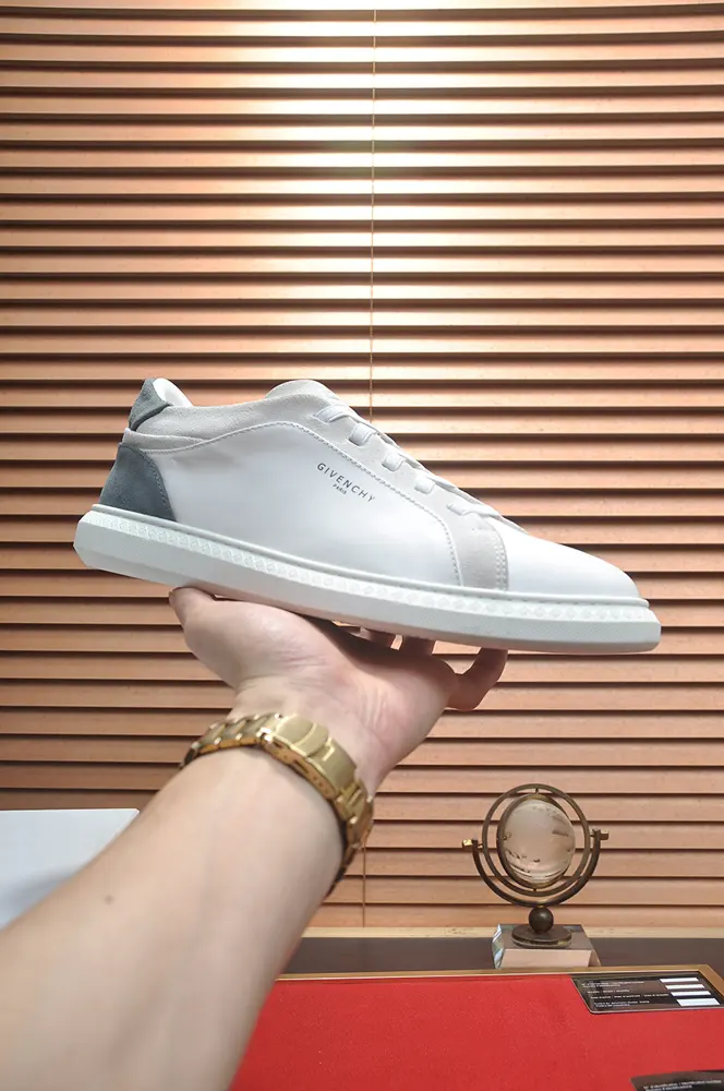 Givenchy casual sneakers Upper: Italian imported brand printed fabric Full of luxury