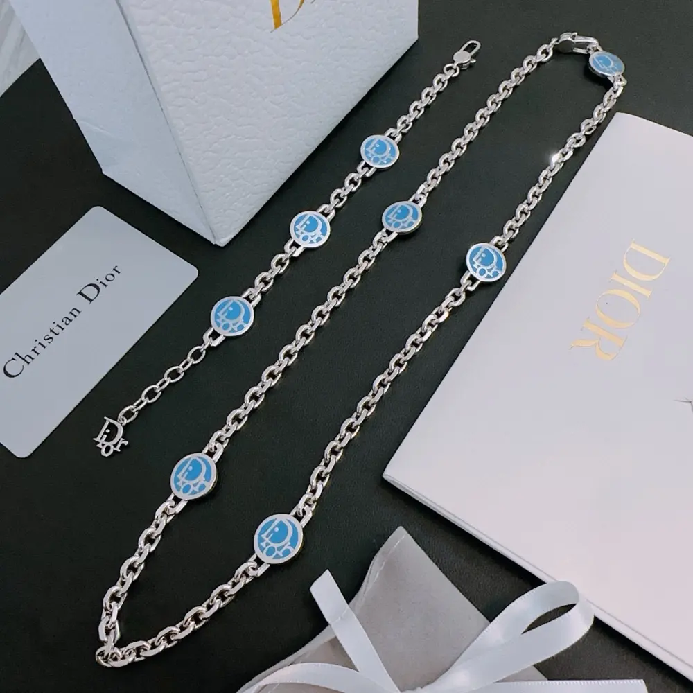 DIOR New Dior necklace Original goods New counter model Retro fashion essentials Can be