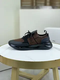 Berluti casual sneakers This model is more exquisite and fashionable with flying woven