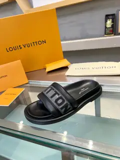 Louis Vuitton casual slippers~