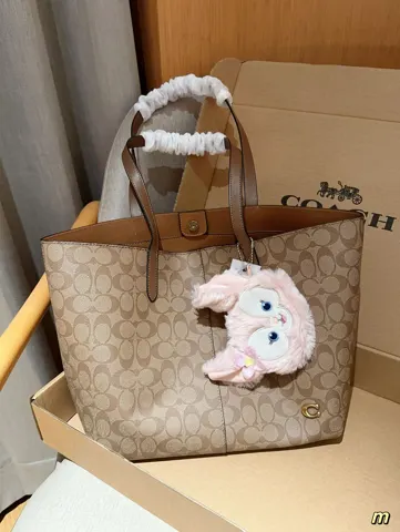 COACH Tote