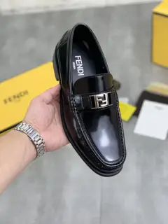 FENDI new casual leather shoes Simple stitching