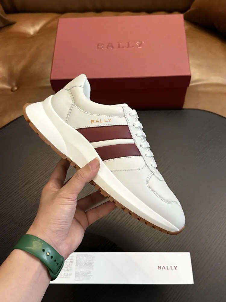 Bally men’s lace-up sneakers Demyl belong to Bally’s new running style series. It is a