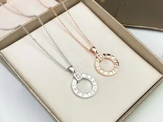 Bvlgari classic hoop necklace Perfectly restore the counter details