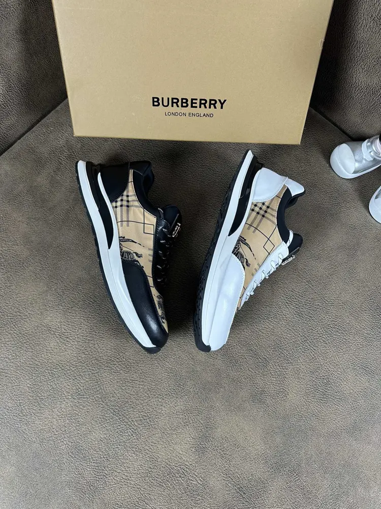 BURBERRY 2024 new models are carefully crafted and set off the crowd