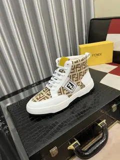 Fendi classic and comfortable men’s casual shoes