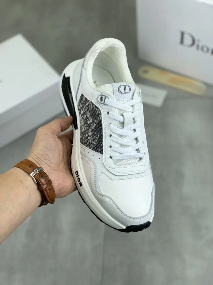 Dior original lace-up low-top men’s shoes classic casual shoes This model is the official