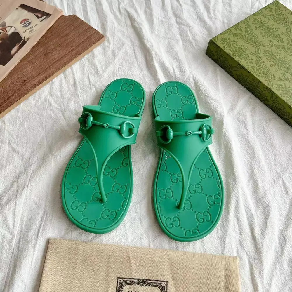 Gucci beach flip-flops