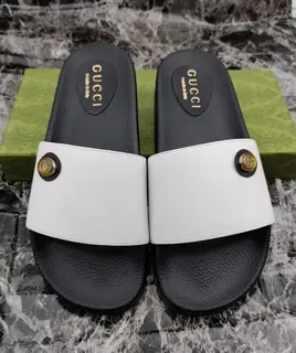 Gucci slippers