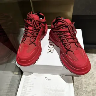 The C ‘ est Dior sneaker is a bold and stylish statement. Carefully crafted