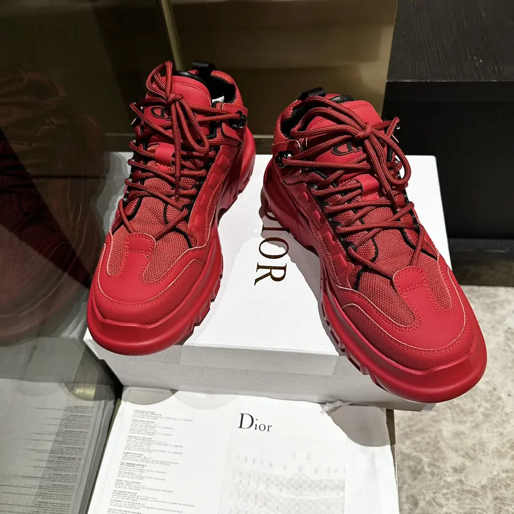 The C ‘ est Dior sneaker is a bold and stylish statement. Carefully crafted