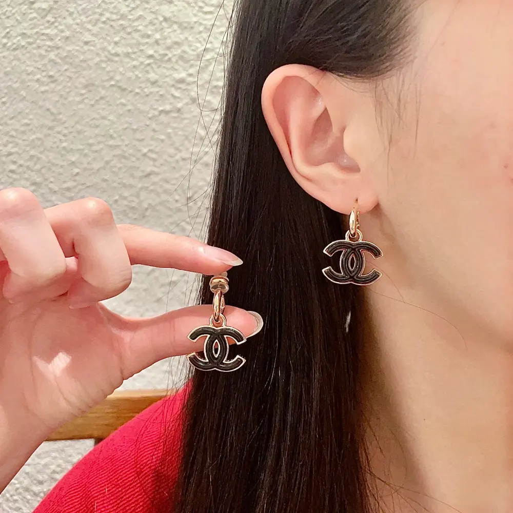 Chanel second-hand double C earrings