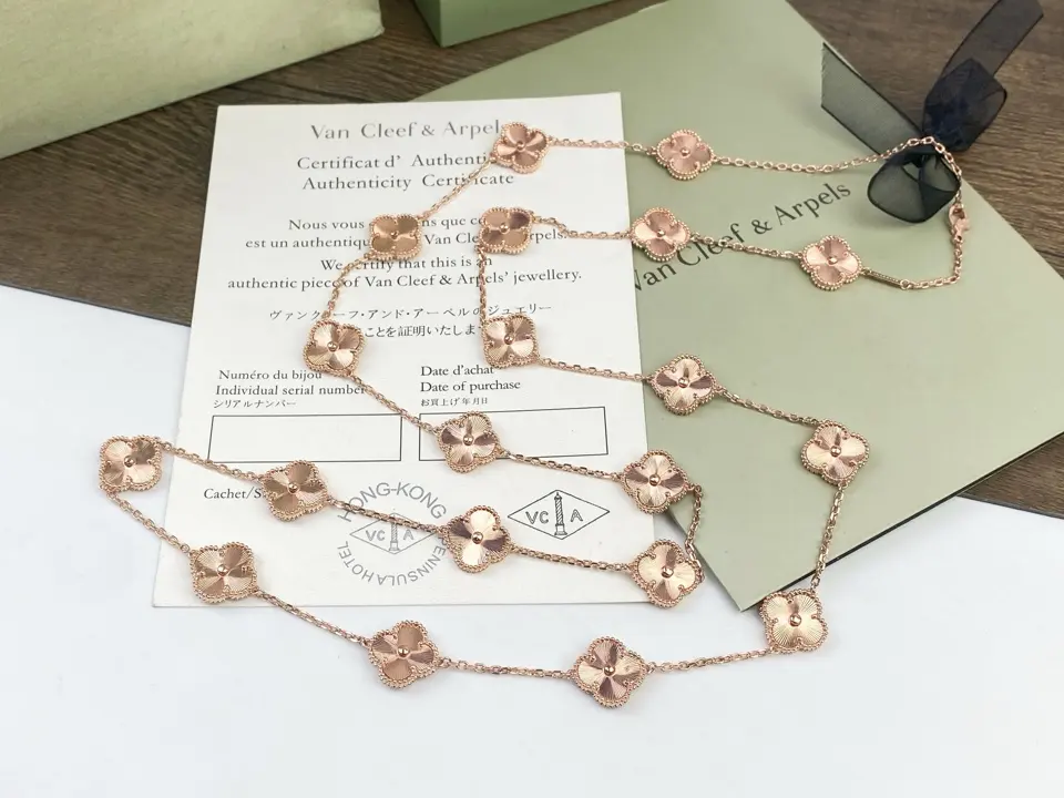 Van Cleef & Arpels Four-leaf Clover 20 Flower Necklace