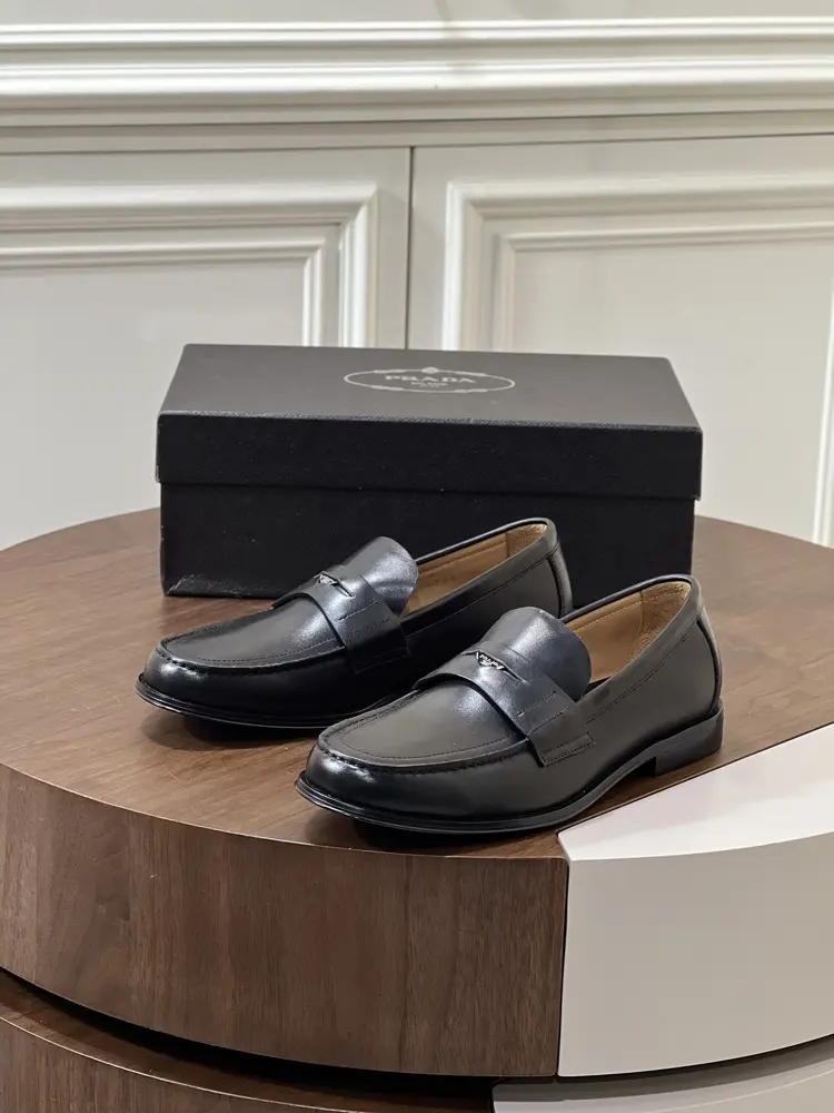 Prada business casual leather shoes
