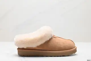 UGG nubuck sheepskin