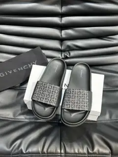 Givenchy classic men’s slippers